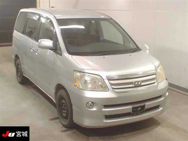 TOYOTA NOAH 2006