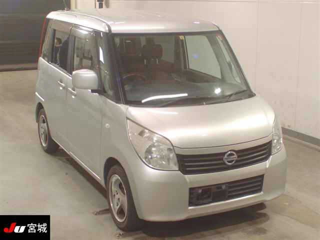 NISSAN ROOX 2010