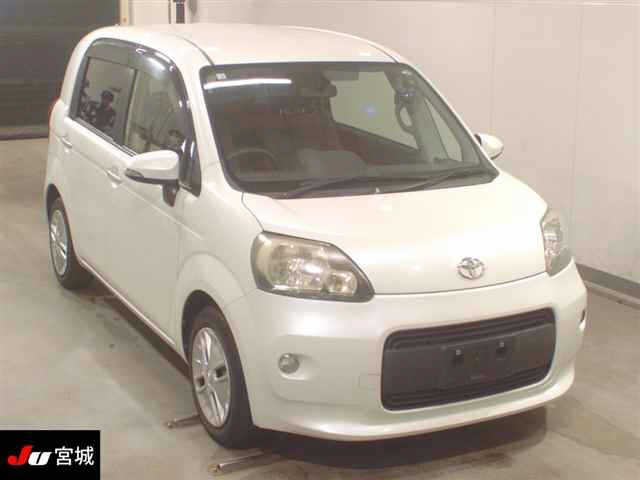 TOYOTA PORTE 2012