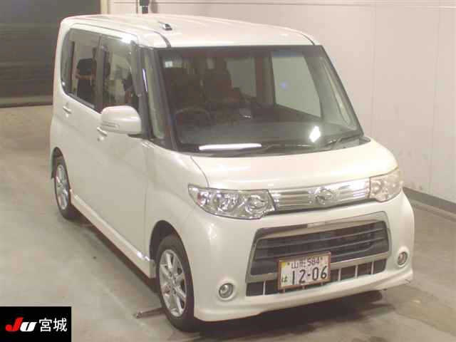DAIHATSU TANTO 2013