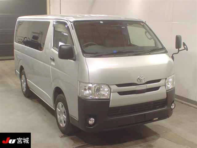 TOYOTA HIACE VAN
