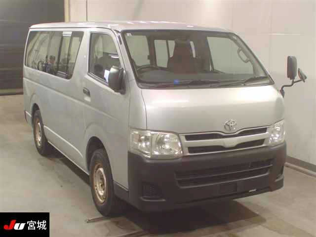 TOYOTA HIACE VAN 2011