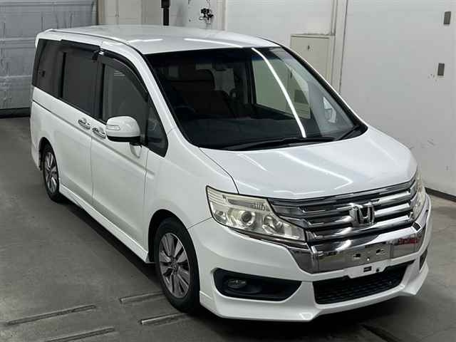HONDA STEP WAGON 2015