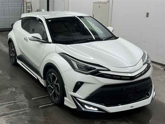 TOYOTA C-HR 2021
