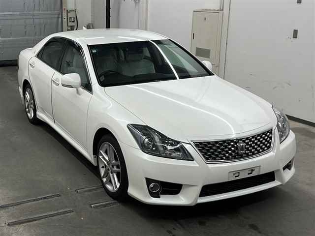 TOYOTA CROWN 2010