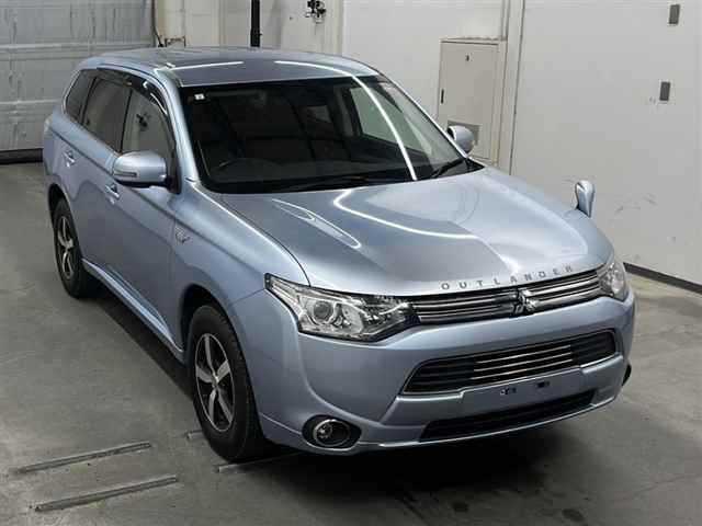 MITSUBISHI OUTLANDER PHEV 2013