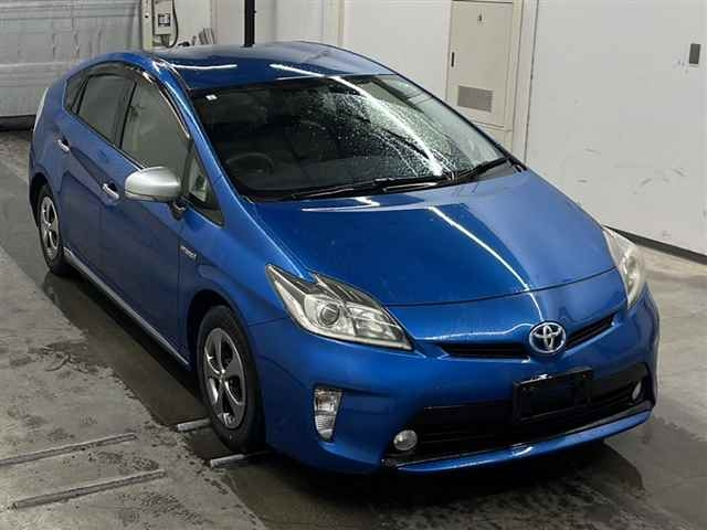 TOYOTA PRIUS 2013