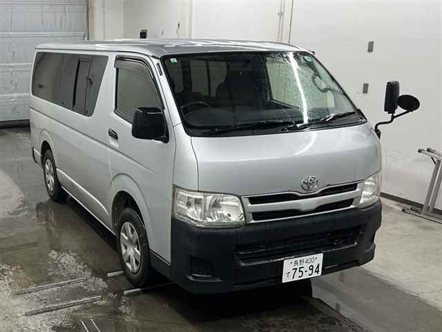 TOYOTA HIACE VAN 2012
