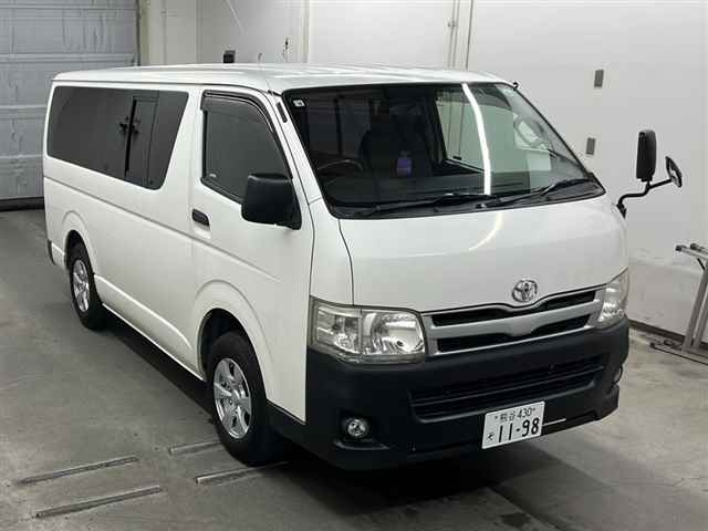 TOYOTA HIACE VAN 2010