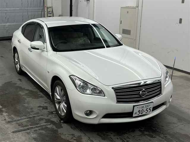 NISSAN FUGA 2010
