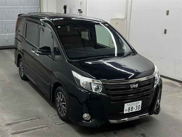TOYOTA NOAH 2016