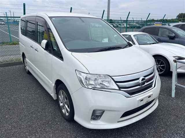 NISSAN SERENA 2011