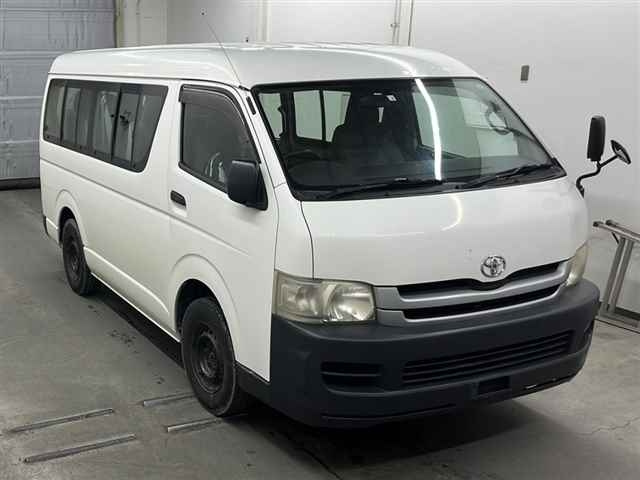 TOYOTA HIACE 2010