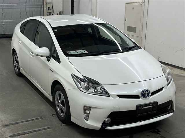 TOYOTA PRIUS 2012