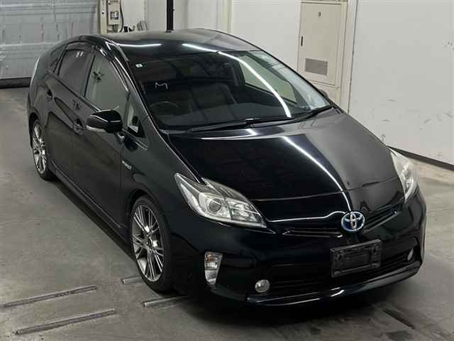 TOYOTA PRIUS 2015