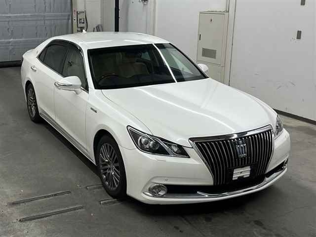 TOYOTA CROWN 2013