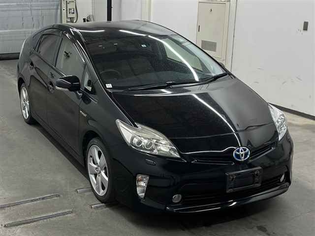 TOYOTA PRIUS 2015