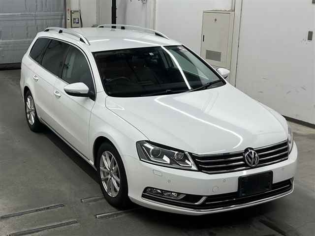 VOLKSWAGEN PASSAT VARIANT 2012