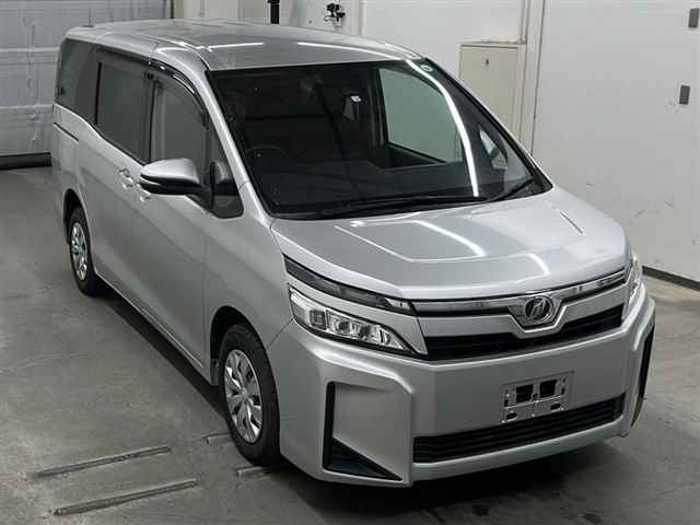TOYOTA VOXY 2020