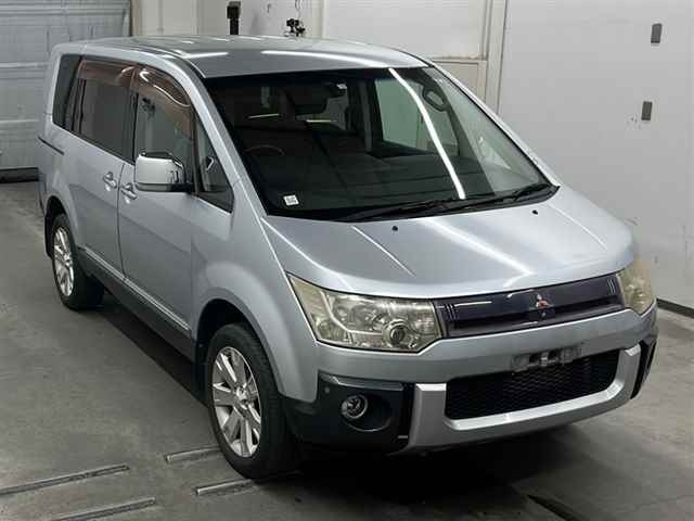 MITSUBISHI DELICA D5 2010