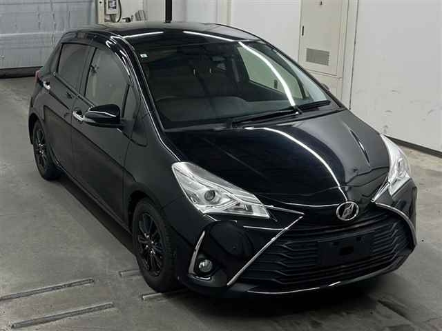 TOYOTA VITZ 2018