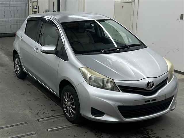 TOYOTA VITZ 2011