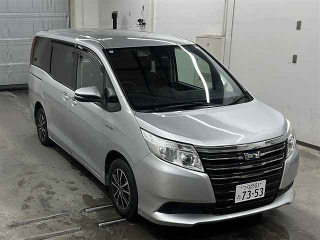 TOYOTA NOAH 2016