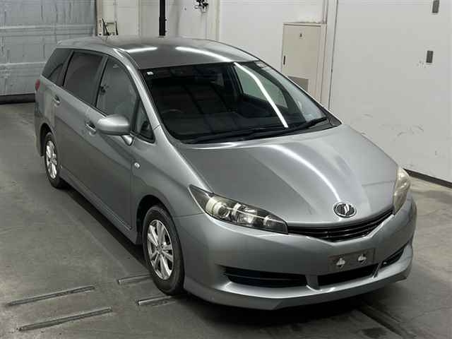 TOYOTA WISH 2010