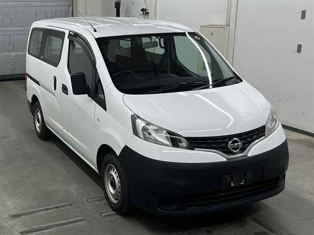 NISSAN NV200 2019