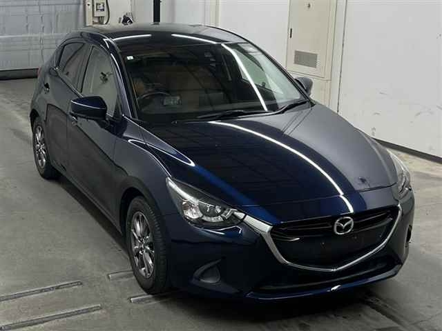 MAZDA DEMIO 2017