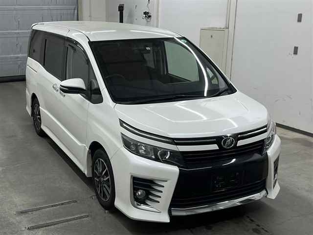 TOYOTA VOXY 2015