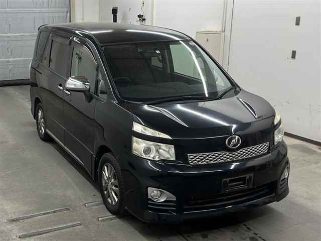 TOYOTA VOXY 2012