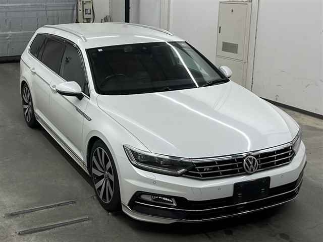 VOLKSWAGEN PASSAT VARIANT 2016