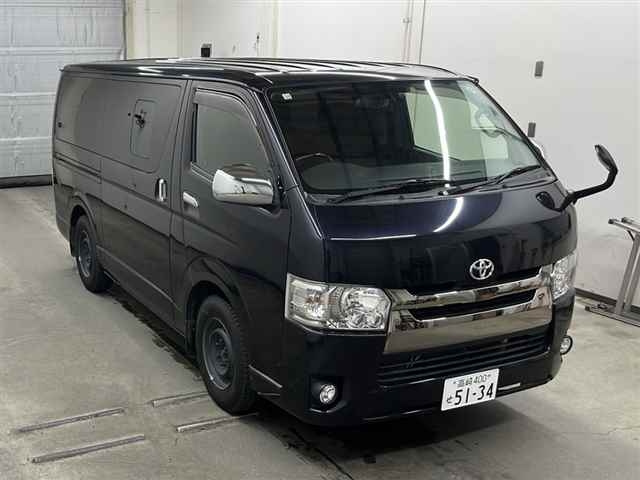 TOYOTA HIACE VAN