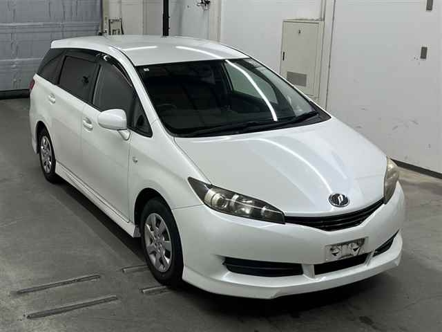 TOYOTA WISH 2010