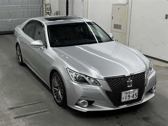 TOYOTA CROWN 2013