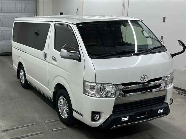 TOYOTA REGIUS ACE VAN