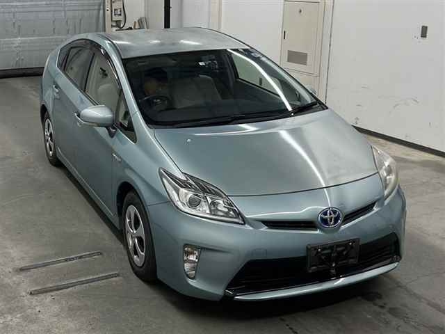 TOYOTA PRIUS 2012