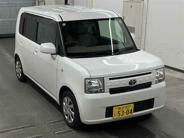 TOYOTA PIXIS SPACE 2012