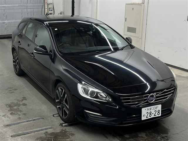 VOLVO V60 2016