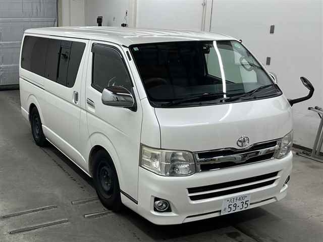 TOYOTA REGIUS ACE VAN 2011