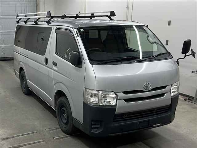 TOYOTA HIACE VAN 2015