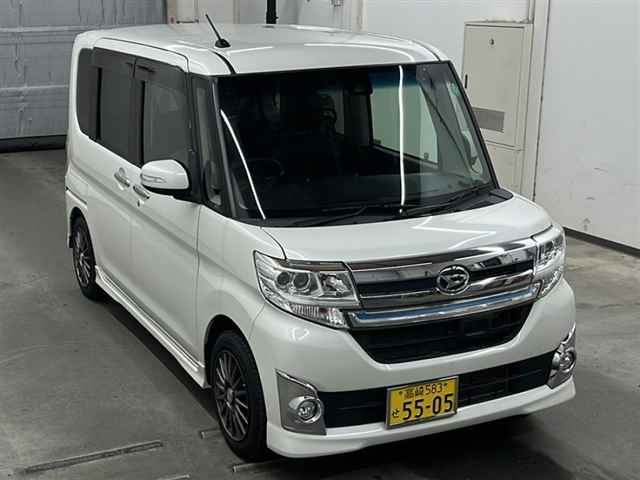 DAIHATSU TANTO 2015