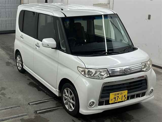 DAIHATSU TANTO 2011