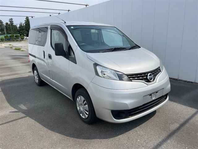 NISSAN NV200 2015