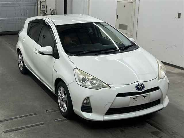 TOYOTA AQUA 2012