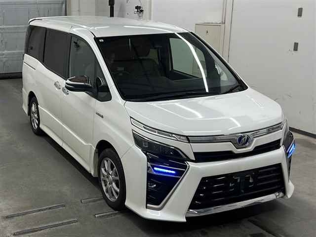 TOYOTA VOXY 2019