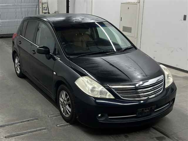 NISSAN TIIDA 2005