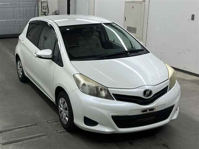 TOYOTA VITZ 2011