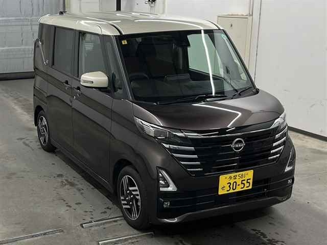 NISSAN ROOX 2023